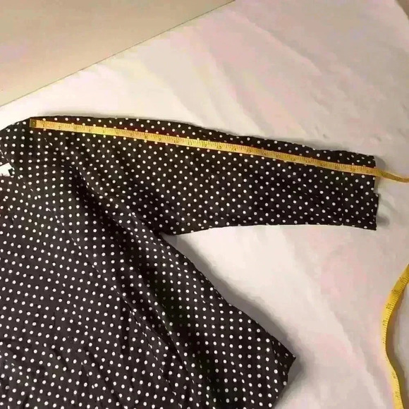 Jones New York Rayon Top Size 6 Long Sleeve Black and White Polka Dot - Picture 8 of 8